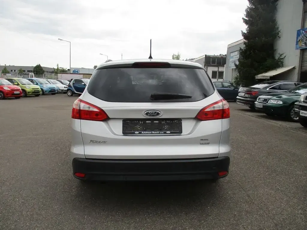 Gebraucht Ford Focus SYNC Edition 125 PS (91 kW) 2014 Silber Limousine