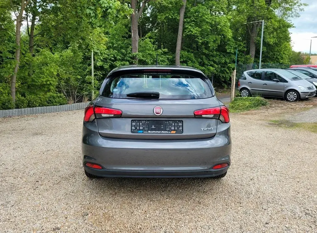 Gebraucht Fiat Tipo Easy 120 PS (88 kW) 2017 Grau Limousine