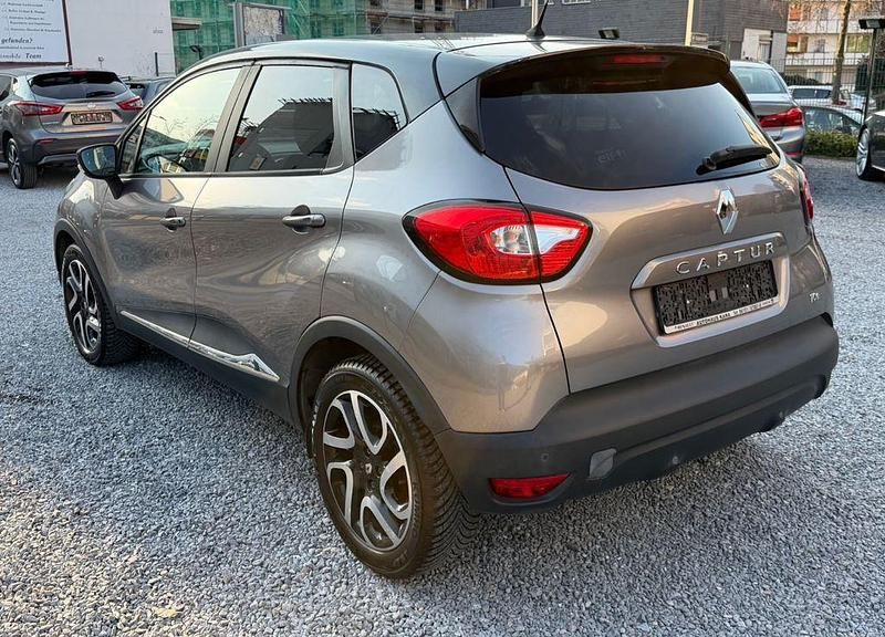 Gebraucht Renault Captur Dynamique 120 PS (88 kW) 2015 Schwarz SUV