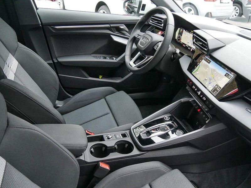 Gebraucht Audi A3 Advanced Plus 150 PS (110 kW) 2025 Gletscherweiß metallic Limousine