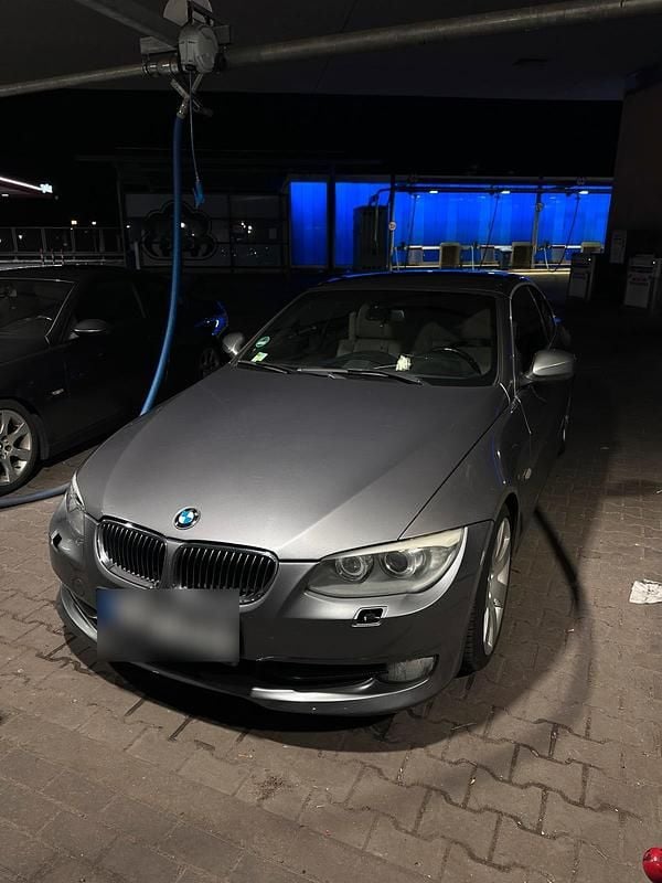 Gebraucht BMW 335 Cabriolet 306 PS (225 kW) 2010 Grau Cabrio