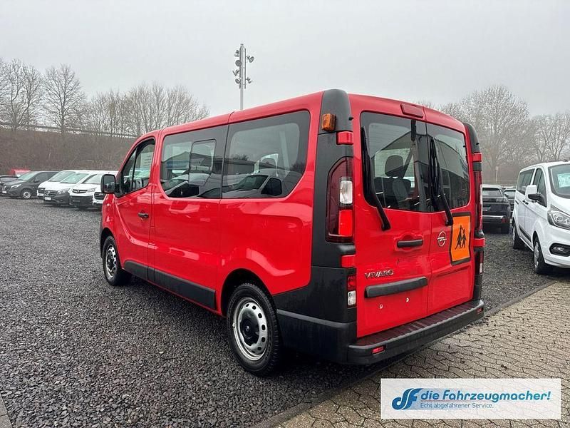 Gebraucht Opel Vivaro 90 PS (66 kW) 2015 B) (rot Van / Kleinbus