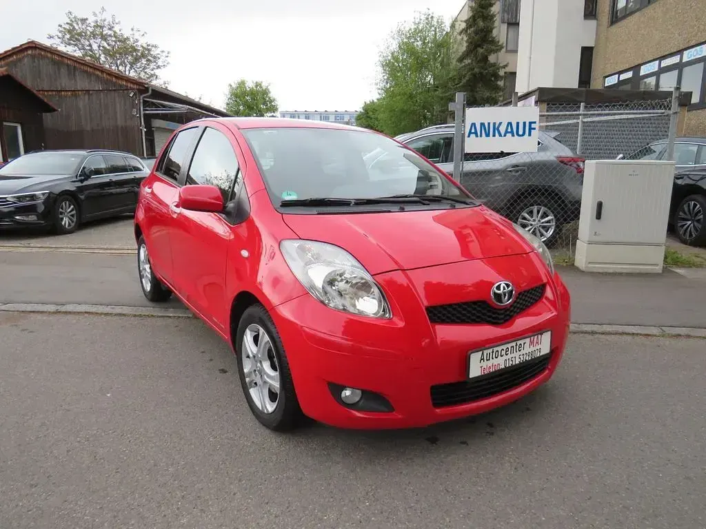 Gebraucht Toyota Yaris Edition 99 PS (72 kW) 2011 Rot Kleinwagen