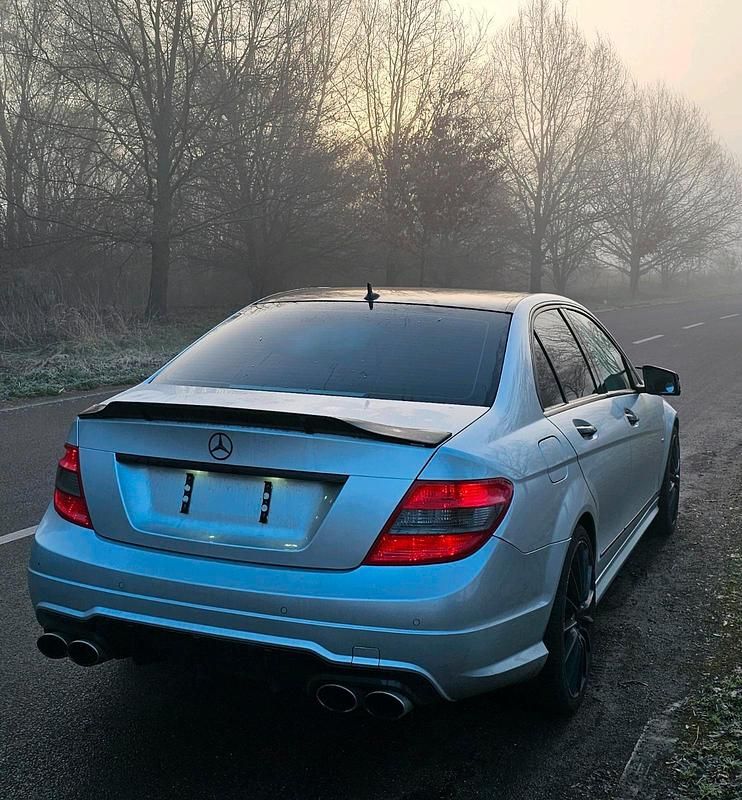 Gebraucht Mercedes C63 AMG 184 PS (135 kW) 2009 Silber Limousine