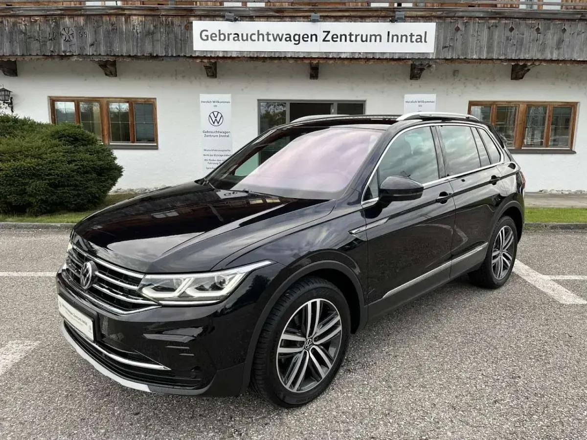Gebraucht VW Tiguan Elegance 200 PS (147 kW) 2020 Deep black perleffekt SUV