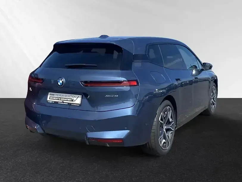 Gebraucht BMW iX Lifestyle 300 kW (408 PS) 2025 Arctic race blue metallic SUV