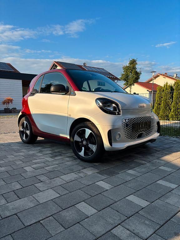 Weiß Gebraucht 2021 Smart ForTwo Electric Drive Coupé | 8.999 € (Fairer Preis) - Bild 1/4