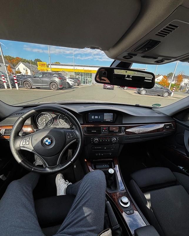 Second-hand BMW 325 218 CP (160 kW) 2006 Argintiu Berlinǎ