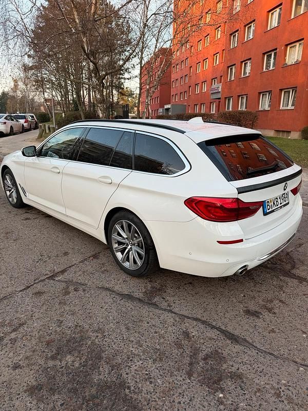 Gebraucht BMW 520 Luxury Line 190 PS (139 kW) 2018 Weiß Kombi