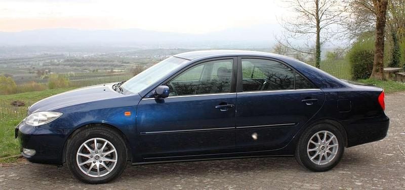 Gebraucht Toyota Camry 186 PS (136 kW) 2004 Blau Limousine