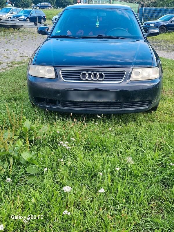 Schwarz Gebraucht 2001 Audi A3 Kombi | 570 € (Superpreis) - Bild 1/4