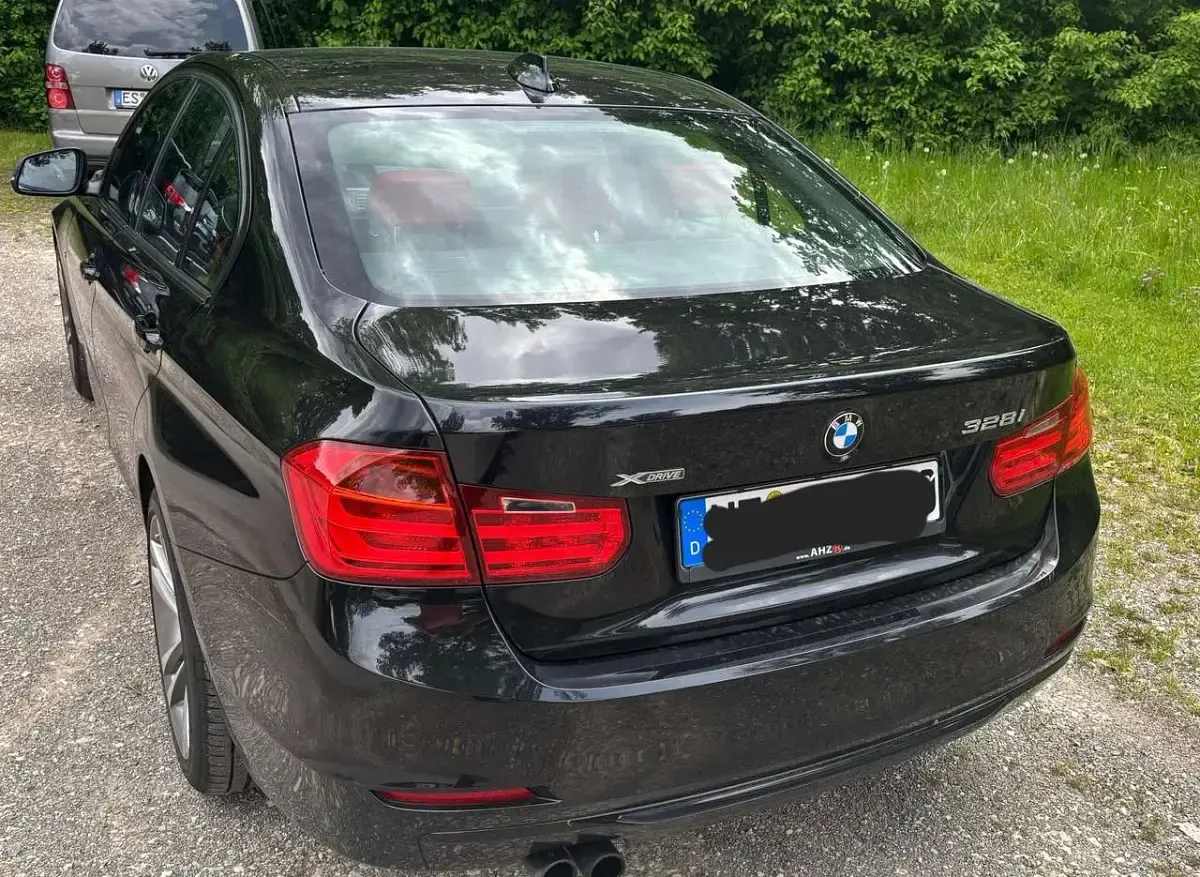 Gebraucht BMW 328 Sport Line 245 PS (180 kW) 2012 Schwarz Limousine
