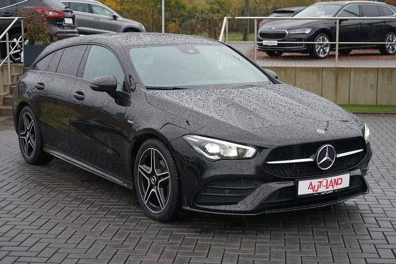 Gebraucht Mercedes CLA180 AMG line 136 PS (100 kW) 2021 Schwarz Limousine