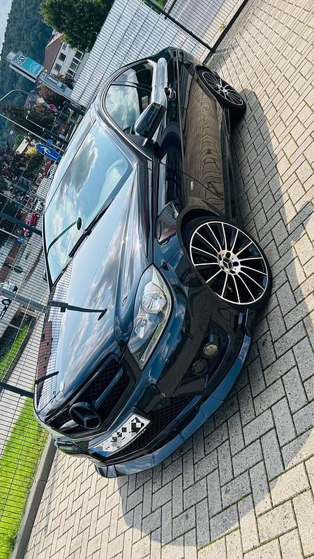 Schwarz Gebraucht 2012 Mercedes C250 AMG line Coupé | 9.500 € (Superpreis) - Bild 1/4