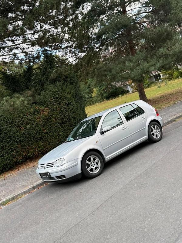 Silber Gebraucht 1999 VW Golf IV Limousine | 2.499 € (Etwas zu teuer) - Bild 1/4