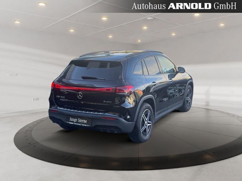 Gebraucht Mercedes EQA300 AMG line 167 kW (228 PS) 2022 Schwarz (nachtschwarz) SUV