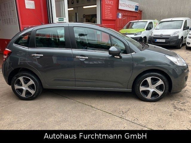 Grau Gebraucht 2017 Citroën C3 PureTech Kleinwagen | 8.490 € (Guter Preis) - Bild 1/4