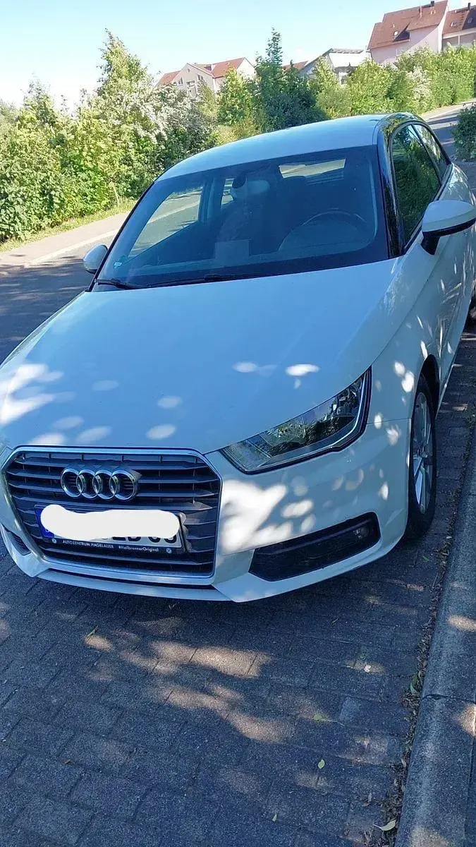 Gebraucht Audi A1 90 PS (66 kW) 2015 Weiß Kleinwagen