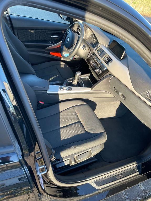 Gebraucht BMW 318 150 PS (110 kW) 2016 Schwarz Kombi