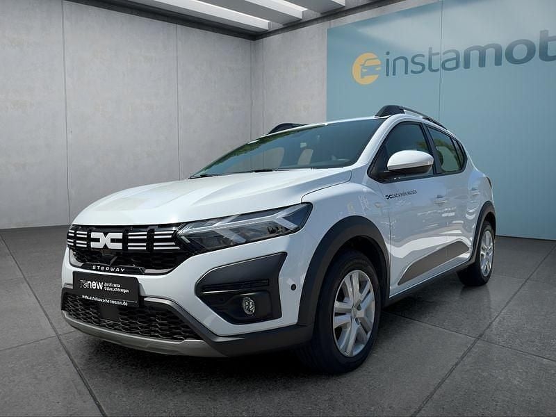 Weiß Gebraucht 2024 Dacia Sandero Stepway Kleinwagen | 16.999 € (Fairer Preis) - Bild 1/4