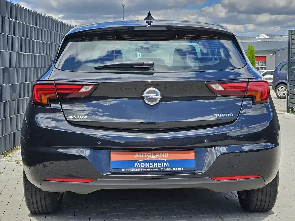 Gebraucht Opel Astra Dynamic 125 PS (91 kW) 2018 Schwarz Limousine