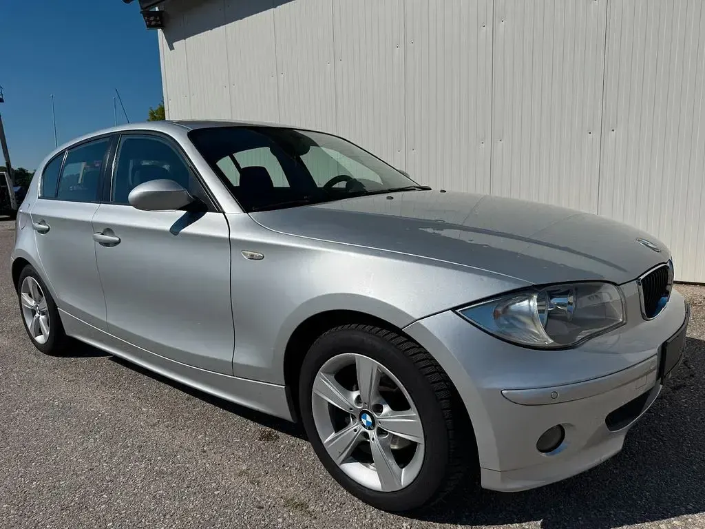 Gebraucht BMW 118 129 PS (94 kW) 2005 Silber Kleinwagen