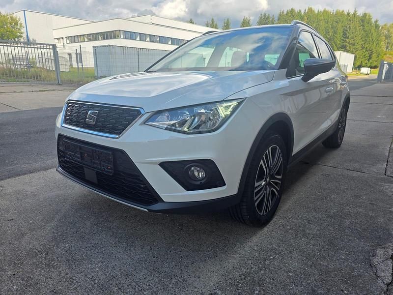 Weiß Gebraucht 2018 Seat Arona XCELLENCE SUV | 11.299 € (Guter Preis) - Bild 1/4