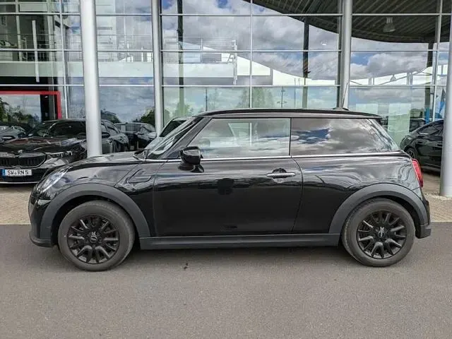 Gebraucht Mini Cooper 136 PS (100 kW) 2023 Schwarz Kleinwagen