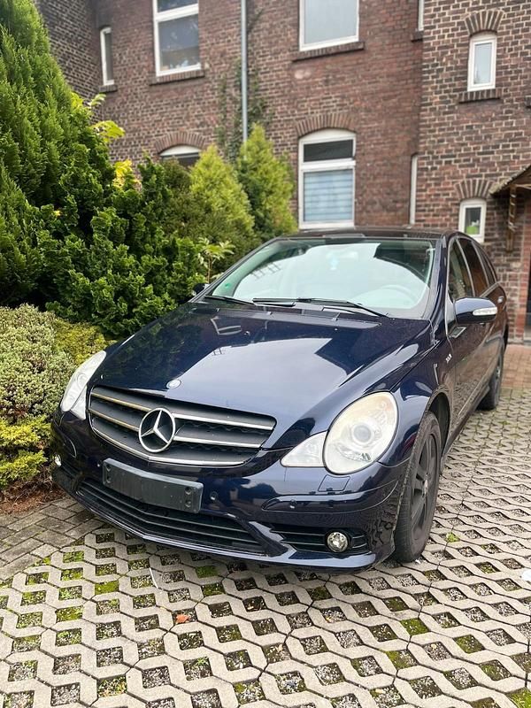 Usata Mercedes R350 272 CV (200 kW) 2007 Blu Monovolume