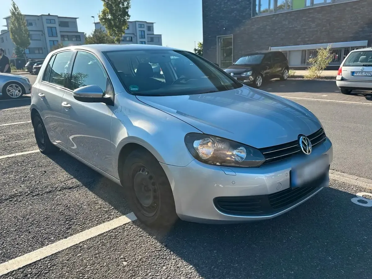 Gebraucht VW Golf VI 122 PS (89 kW) 2009 Silber Kleinwagen