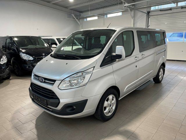 Silber metallic Gebraucht 2016 Ford Tourneo Custom Titanium Van | 31.990 € (Teuer) - Bild 1/4