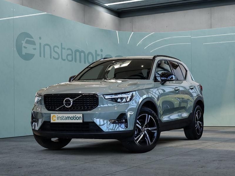 Grün Gebraucht 2024 Volvo XC40 Plus SUV | 39.599 € (Fairer Preis) - Bild 1/4