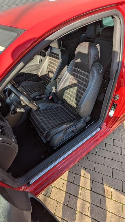 Gebraucht VW Golf V Edition 230 PS (169 kW) 2007 Rot Limousine