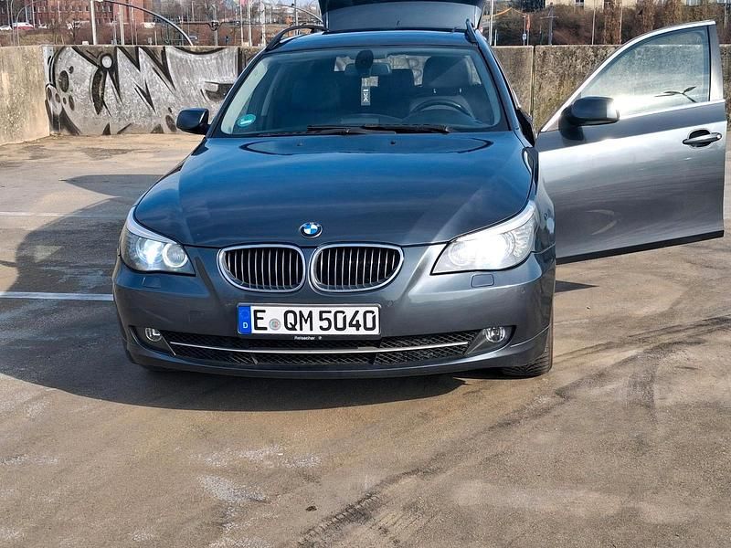 Gebraucht BMW 525 197 PS (144 kW) 2008 Grau Kombi