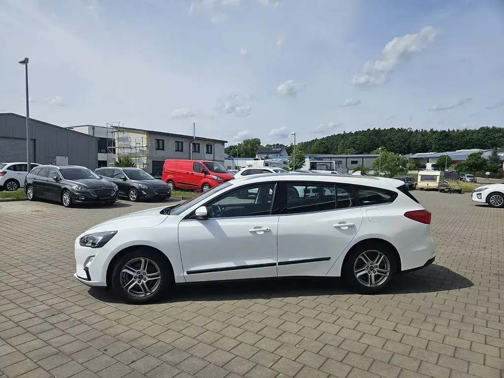 Gebraucht Ford Focus 120 PS (88 kW) 2020 Weiß Limousine