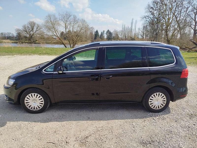 Gebraucht VW Sharan Match 140 PS (102 kW) 2012 Schwarz Van / Kleinbus