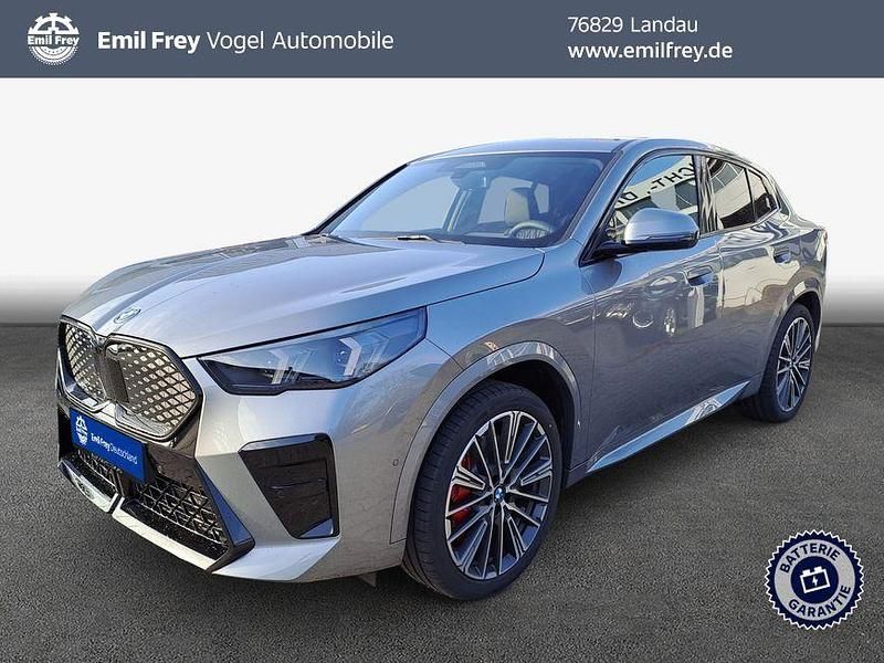 Neu BMW iX2 Performance 225 kW (306 PS) 2026 Grau SUV