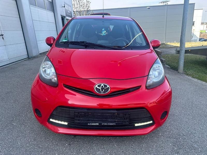 Gebraucht Toyota Aygo Cool 68 PS (50 kW) 2014 Rot Kleinwagen