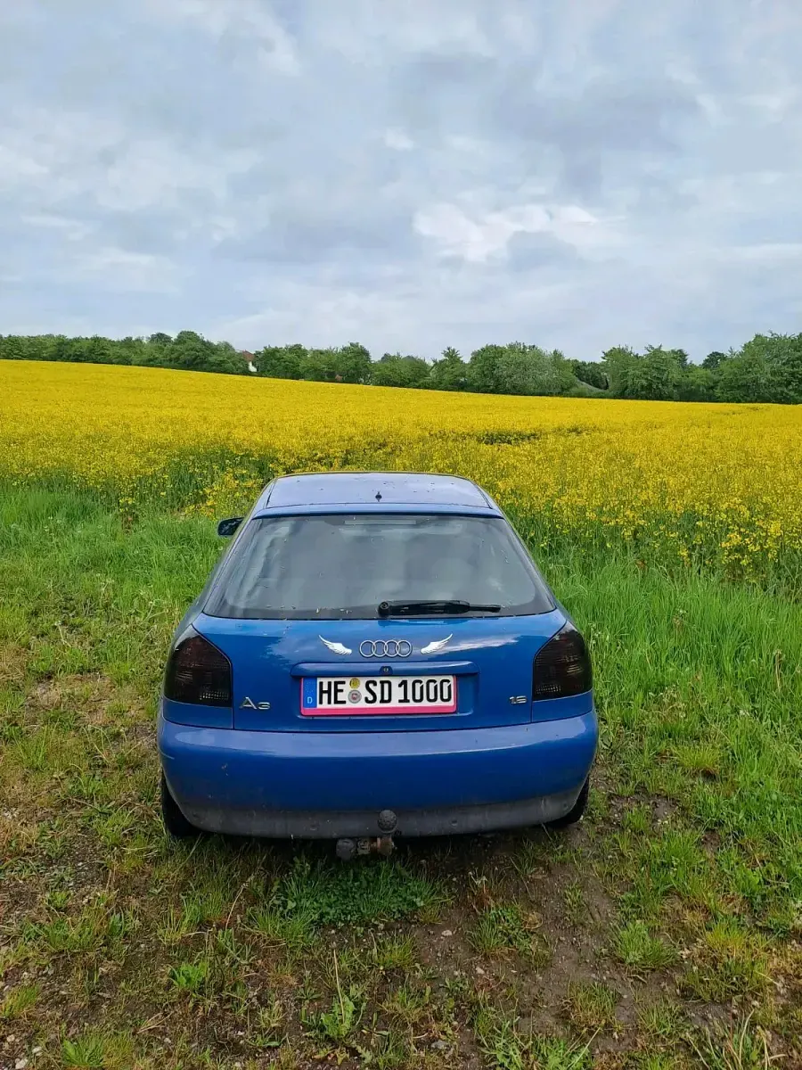 Używany Audi A3 110 KM (80 kW) 1999 Niebieski Hatchback