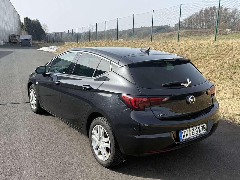 Gebraucht Opel Astra Dynamic 110 PS (80 kW) 2016 Kleinwagen