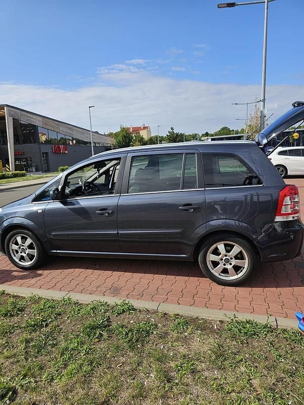 Blau Gebraucht 2010 Opel Zafira Van / Kleinbus | 5.500 € - Bild 1/4