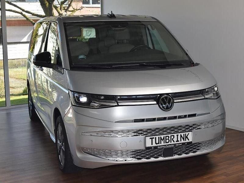 Gebraucht VW Multivan Style 150 PS (110 kW) 2025 Reflexsilber metallic Van