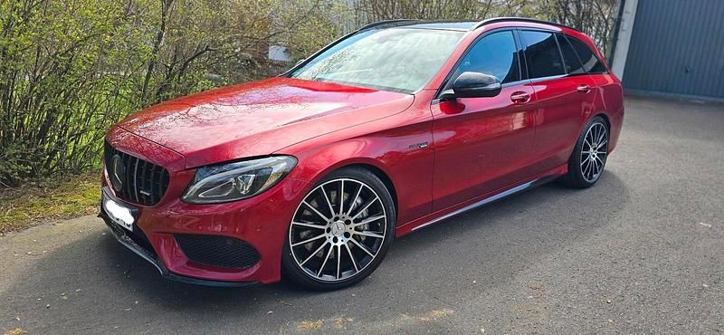 Rot Gebraucht 2016 Mercedes C43 AMG AMG Kombi | 26.900 € (Fairer Preis) - Bild 1/4