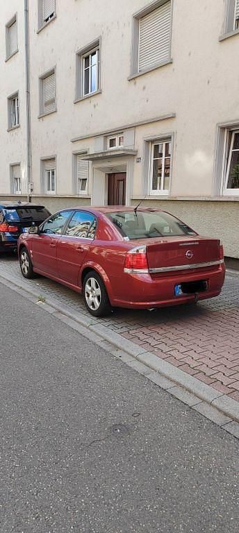 Rot Gebraucht 2006 Opel Vectra Edition Limousine | 2.000 € (Guter Preis) - Bild 1/3