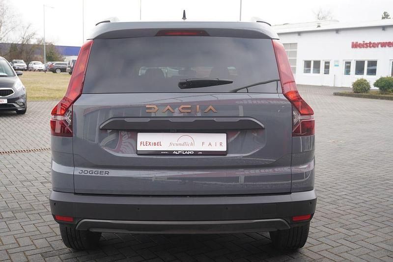 Gebraucht Dacia Jogger 101 PS (74 kW) 2024 Grau Van / Kleinbus
