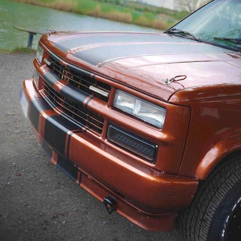 Second-hand Chevrolet Silverado 200 CP (147 kW) 1992 Portocaliu SUV