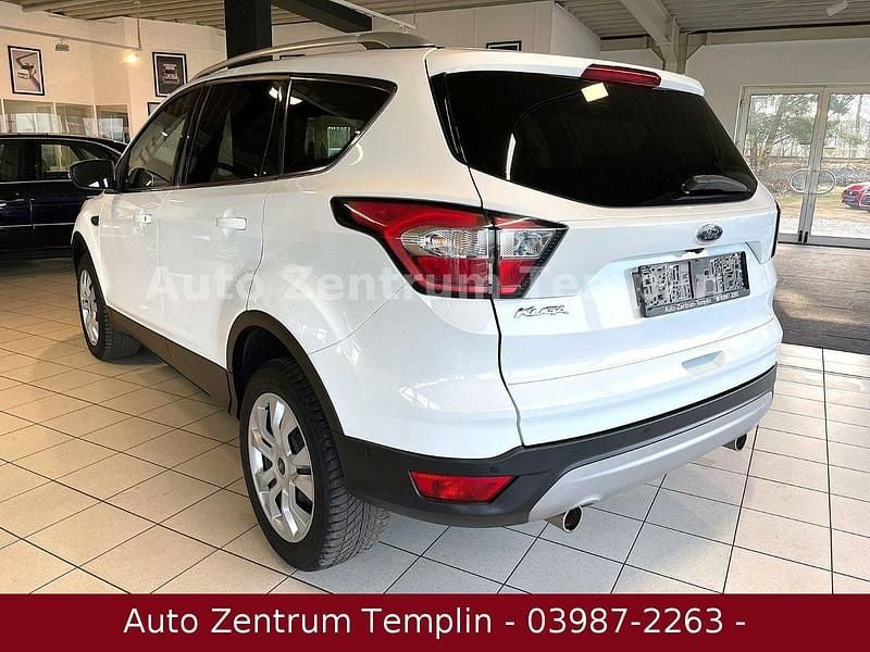 Second-hand Ford Kuga 120 CP (88 kW) 2019 Alb SUV