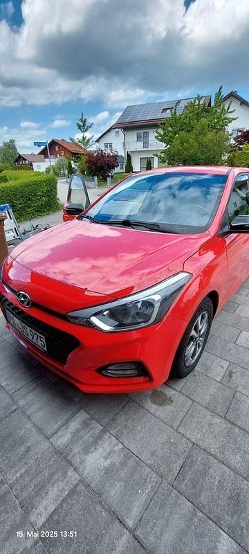 Rot Gebraucht 2019 Hyundai i20 YES! Kleinwagen | 10.900 € (Fairer Preis) - Bild 1/4