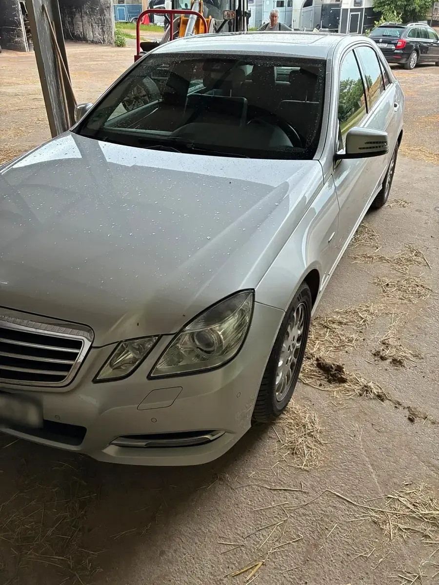 Gebraucht Mercedes E350 292 PS (214 kW) 2011 Silber Limousine