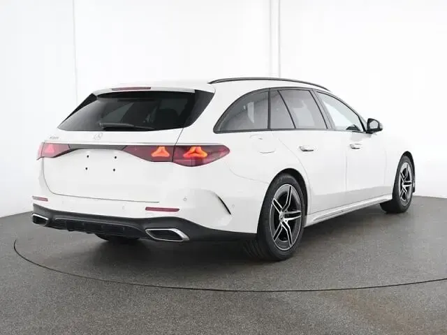 Gebraucht Mercedes E200 AMG 204 PS (150 kW) 2025 Unilack polarweiß Kombi